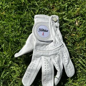 Titleist White Leather Left-Hand Golf Glove